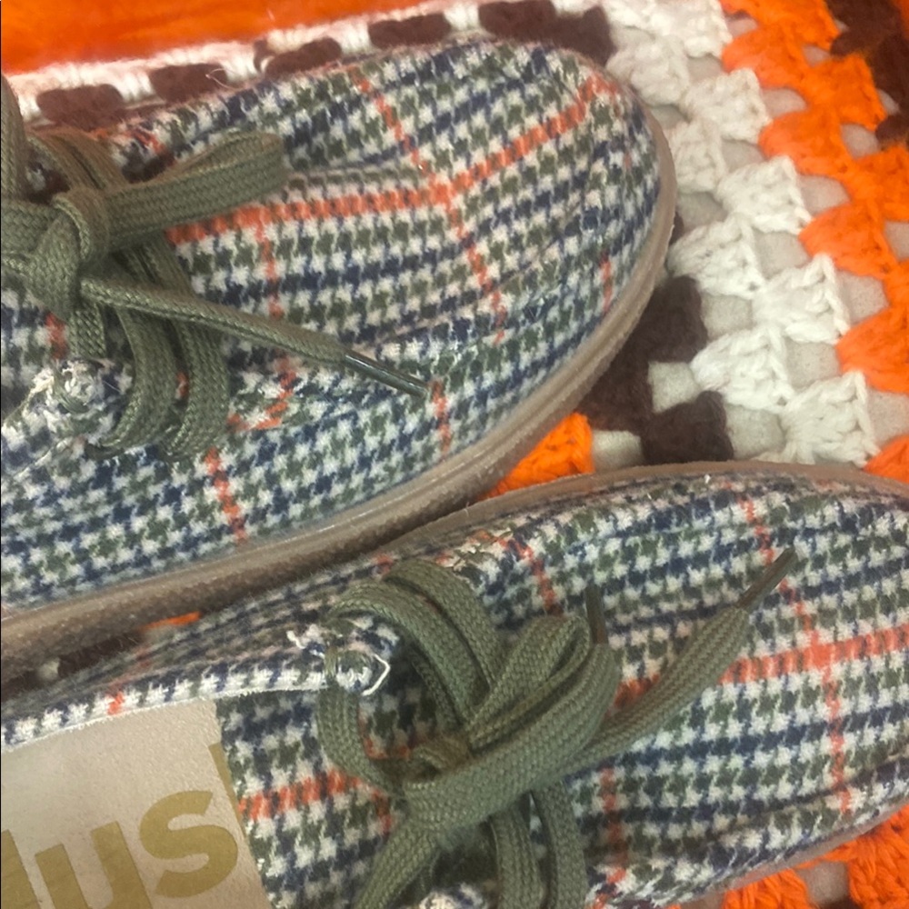 Hush Puppies - Retro style- Plaid loafer shoes- 1” rubber sole - Picture 6 of 11